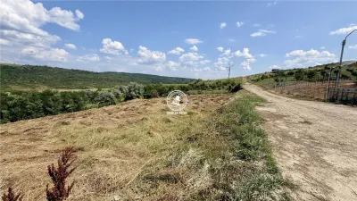 Teren Intravilan Vanatori (Popricani) - 1500 mp - foto 1