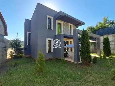 Casa cocheta de vanzare, zona centrala Tg. Cucu - Podul de Fier - foto 3