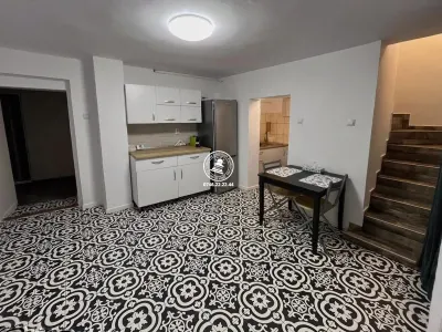 Spațiu cu multiple destinații în Târgu Cucu – Independenței | Ideal pentru cabinete, birouri sau locuință - foto 9