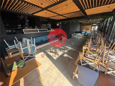 Spatiu Comercial cu Terasa si Vad Exceptional - foto 1