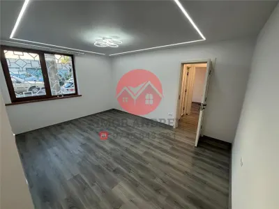 Prima inchiriere, apartament ultracentral, 60 mp - foto 4