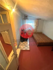 Casa si teren 5.000 mp, aproape de oras, 38.000 € - foto 10
