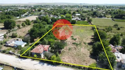Casa batraneasca cu teren 3.706 mp in Iazurile - Valea Nucarilor