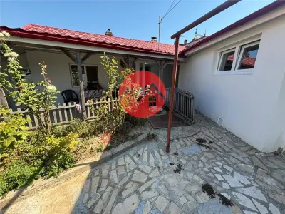 Casa renovata de vanzare, zona centrala, 78 mp, teren 136 mp - Tulcea