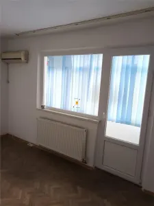 Apartament 3 camere zona Vest - foto 2