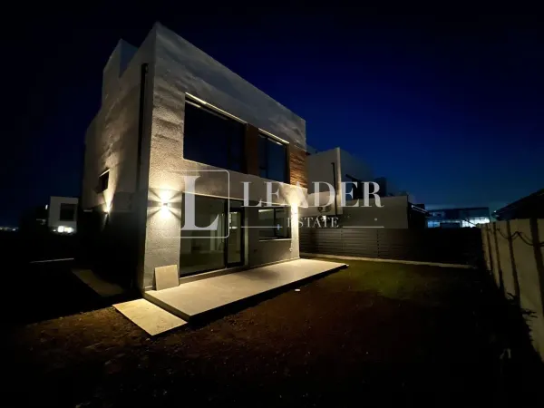 Casă 4 camere Tunari - poza 3