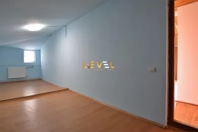 [VIDEO] Vila Multifunctionala de Inchiriat | 9 camere 500 mp | Otopeni - foto 8