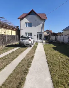 Vând casă cu etaj .. - Pitesti
