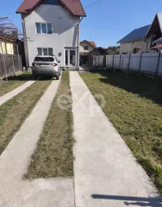 Vând casă cu etaj .. - foto 6