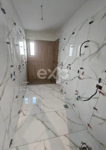 Casă spațioasă în Albota – 3 dormitoare, terasă acoperită și curte mare - foto 4
