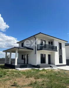 Casă spațioasă în Albota – 3 dormitoare, terasă acoperită și curte mare - foto 5