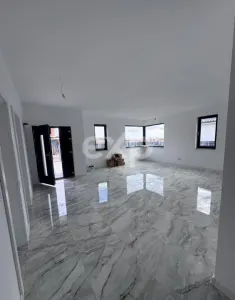 Casă spațioasă în Albota – 3 dormitoare, terasă acoperită și curte mare - foto 8