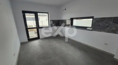 Casă spațioasă pentru familie – Trivale, zonă verde, terasă acoperită - foto 2