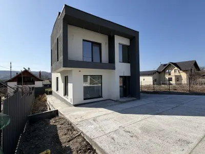 Casă modernă de vânzare în Curtea de Argeș – 1.000 mp teren, finisată la cheie - foto 7