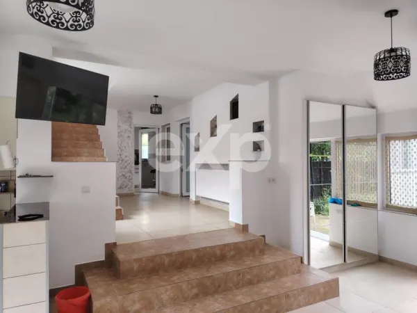 Casă 7 camere Târgoviște - poza 2