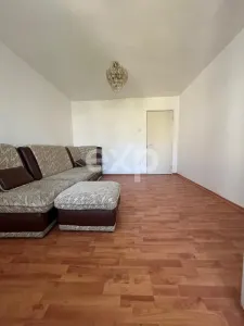 Vanzare 2 camere curat liber decomandat et 3 central Gaesti - foto 2