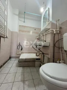 Vanzare 2 camere curat liber decomandat et 3 central Gaesti - foto 11
