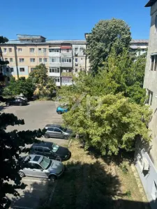 Vanzare 2 camere curat liber decomandat et 3 central Gaesti - foto 15