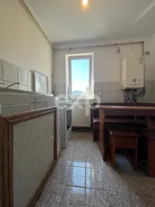 Vanzare 2 camere curat liber decomandat et 3 central Gaesti - foto 7
