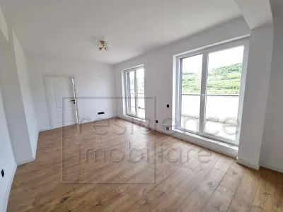 Apartament 2 camere, Floresti, zona Urusagului+Garaj - foto 2