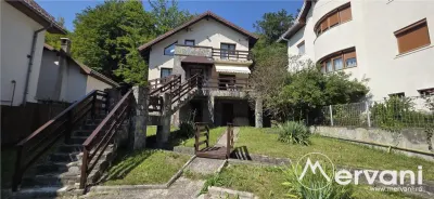 Vila in Sinaia cu parau in curte si view superb - foto 1