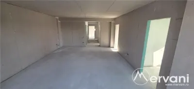 Apartament 4 camere de vanzare in Campina - foto 9