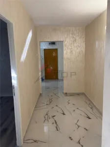 Etaj 2 - Alexandru - Chimicale, 3 camere decomandat model mare cu geam la baie, liber - Iasi