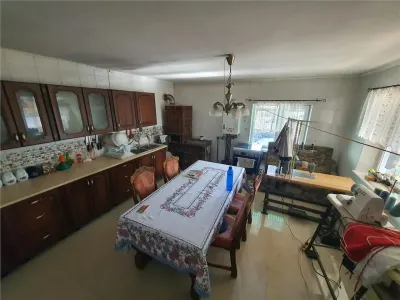 Casa singur in curte cu  700mp teren in orasul Avrig, 25km distanta de Sibiu - foto 5