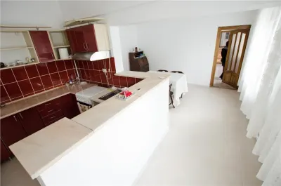 Casa singur in curte cu 1.300 mp teren  - zona Calea Turnisorului - foto 12