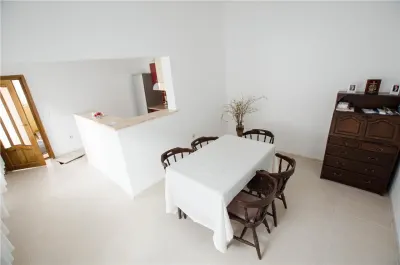 Casa singur in curte cu 1.300 mp teren  - zona Calea Turnisorului - foto 13