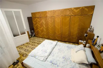 Casa singur in curte cu 1.300 mp teren  - zona Calea Turnisorului - foto 20