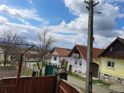 Casă cu 1100mp teren in satul Colun - la 40 km de Sibiu - foto 6