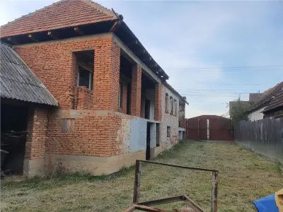 Casa individuala cu D+P la rosu si teren 350 mp in Sacel(15km Sibiu) - Sacel