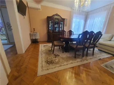 Imobil individual cu doua corpuri de cladire zona Parcului SubArini - foto 11