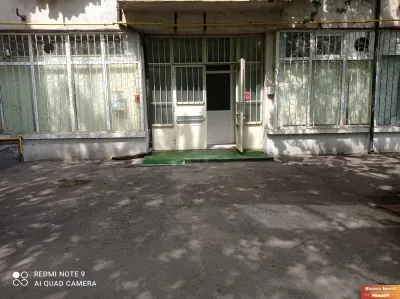 FAR ,Bd. 1 Mai vechi, spatiu comercial 150 mp, cu vitrina stradala si rampa - Constanta