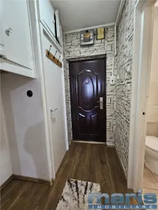 Garsoniera in Aleea Carpati etaj 1 mobilata si utilata. - foto 4