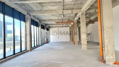 Spatiu comercial de inchiriat , bloc nou, zona Mehala - foto 4