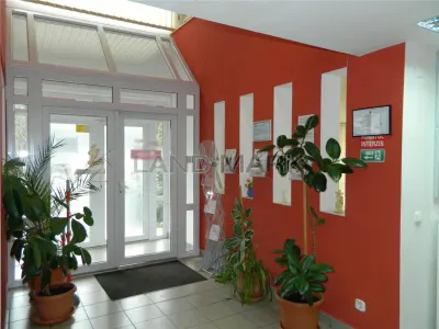 Cladire birouri 512 mp , parcare privata, zona IULIUS MALL - foto 2