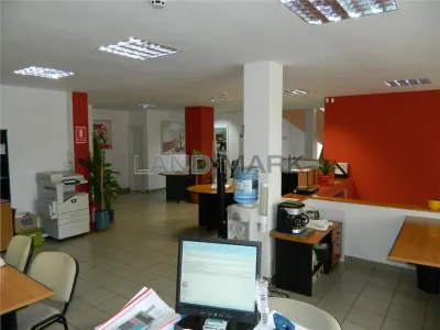Cladire birouri 512 mp , parcare privata, zona IULIUS MALL - foto 6
