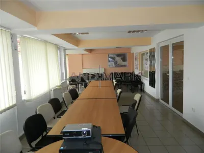 Cladire birouri 512 mp , parcare privata, zona IULIUS MALL - foto 9