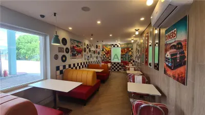 Benzinarie si restaurant de vanzare pe Calea Lugojului - foto 5