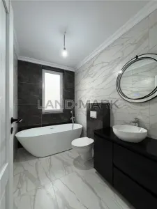 APARTAMENT PREMIUM BLOC NOU 3 CAMERE SI CURTE PREMIUM DUMBRAVITA - foto 1