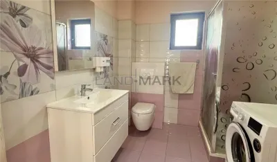 Vila individuala Sanandrei, la asfalt, zona superba - foto 12