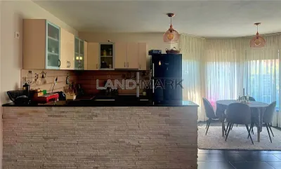 Vila individuala Sanandrei, la asfalt, zona superba - foto 8