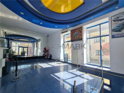 Spatiu comercial / show room, 200 mp, intersectie circulata - Timisoara