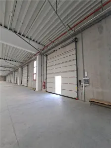 Hala din beton, 3600 mp, ISU, 12 porti TIR, unica in jud. IF - foto 7