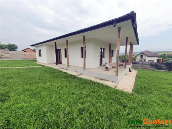 Casă 3 camere Miroslava - poza 2