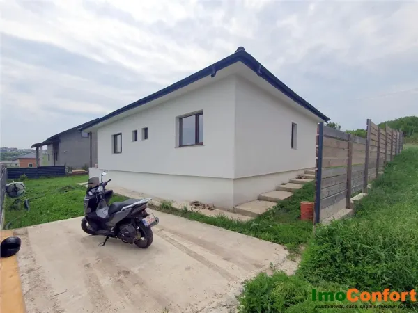 Casă 3 camere Miroslava - poza 4