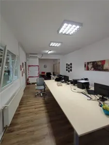 Hala Voluntari - foto 6