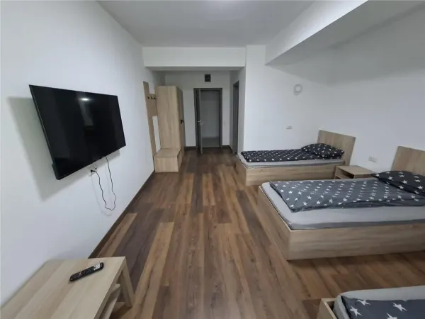 Casă 10 camere Cozieni - poza 1